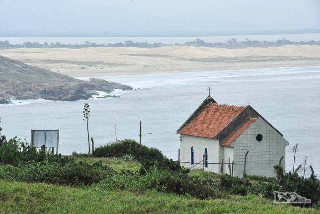Aos pés do Farol de Santa Marta, vista do litoral sul de Santa Catarina